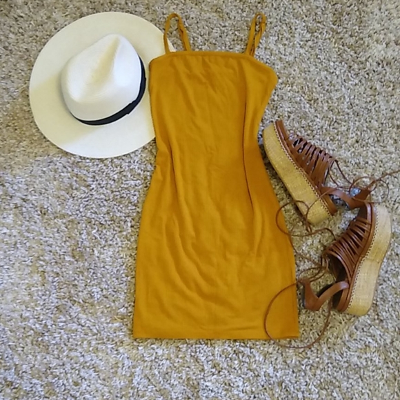 Dresses & Skirts - DONATED Bodycon Mini Dress